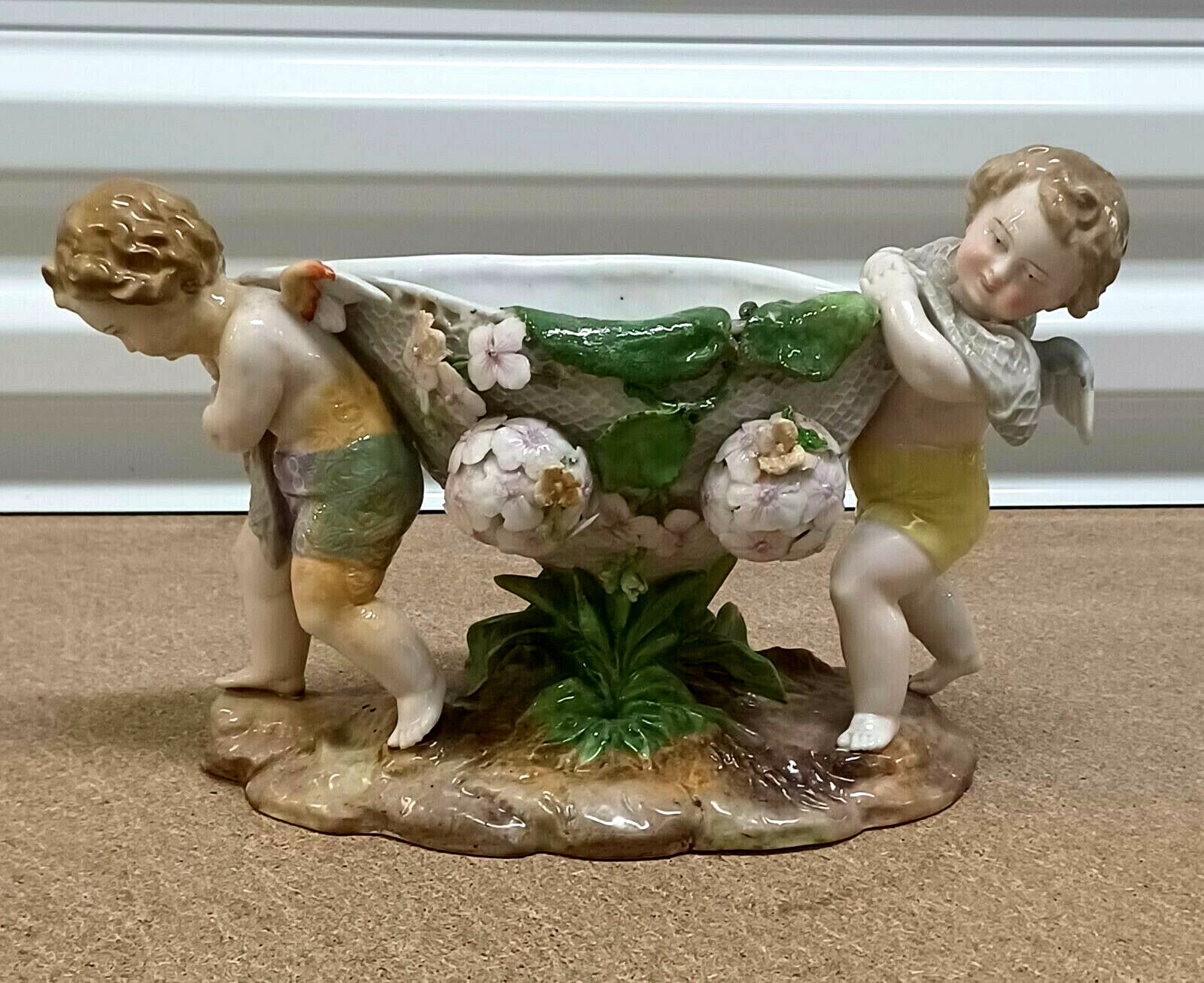 Antique German Meissen Schneeballen Porcelain Centerpiece, 7\