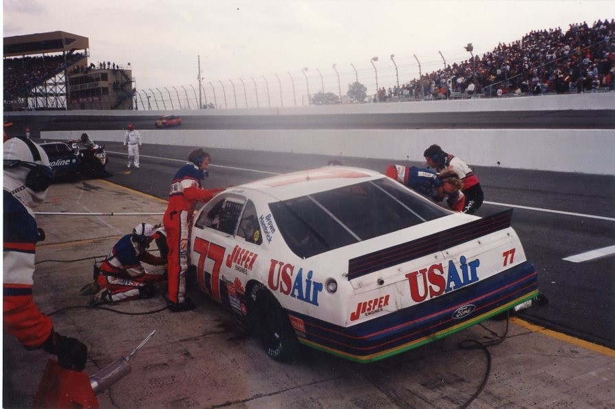 Vtg 1990s Found Photo NASCAR US Air #77 Race Car Pit Road Crew 4x6 Snapshot