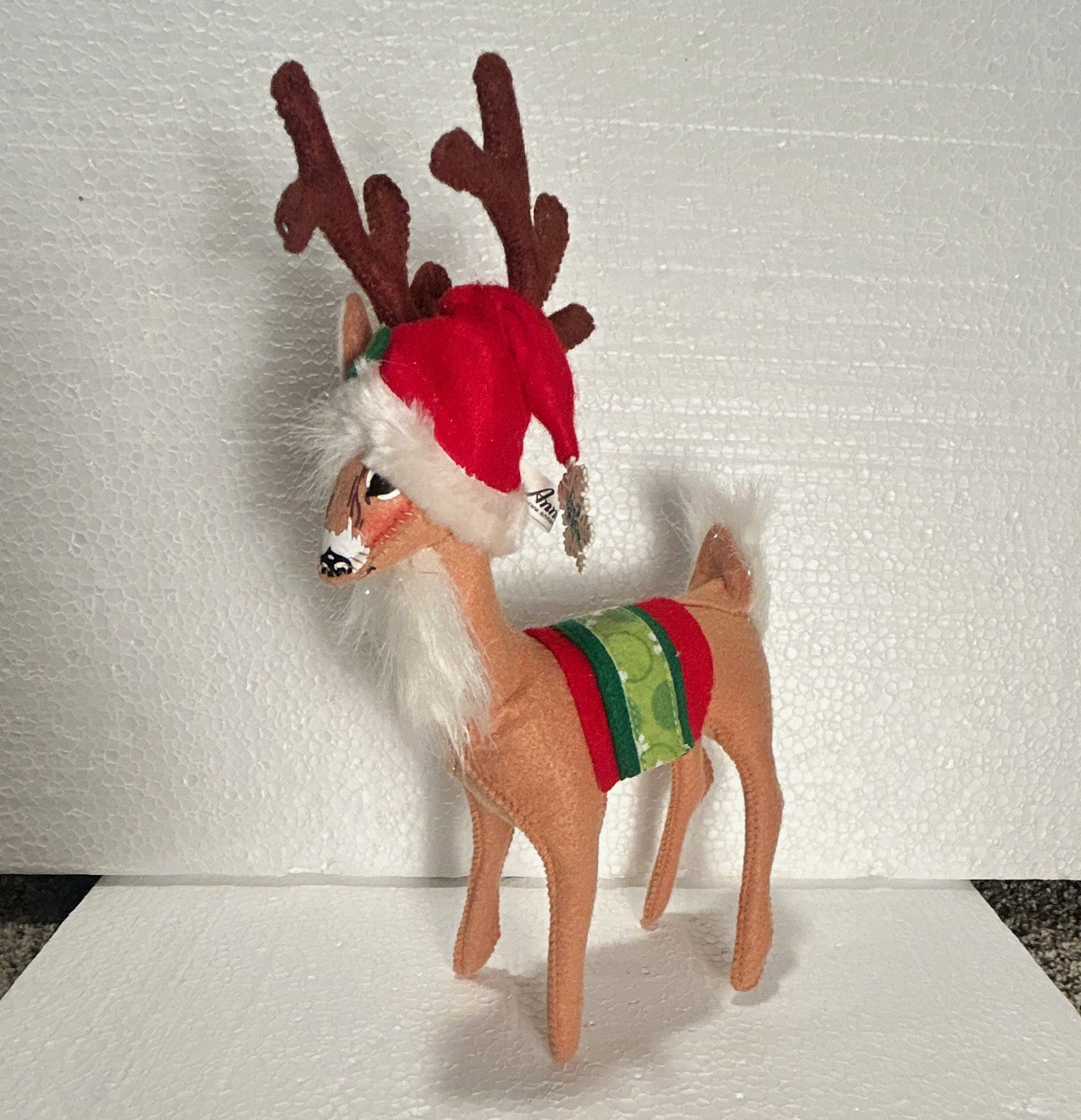 Annalee 2012 Christmas 10” Reindeer Figurine Santa Hat Antlers EUC 