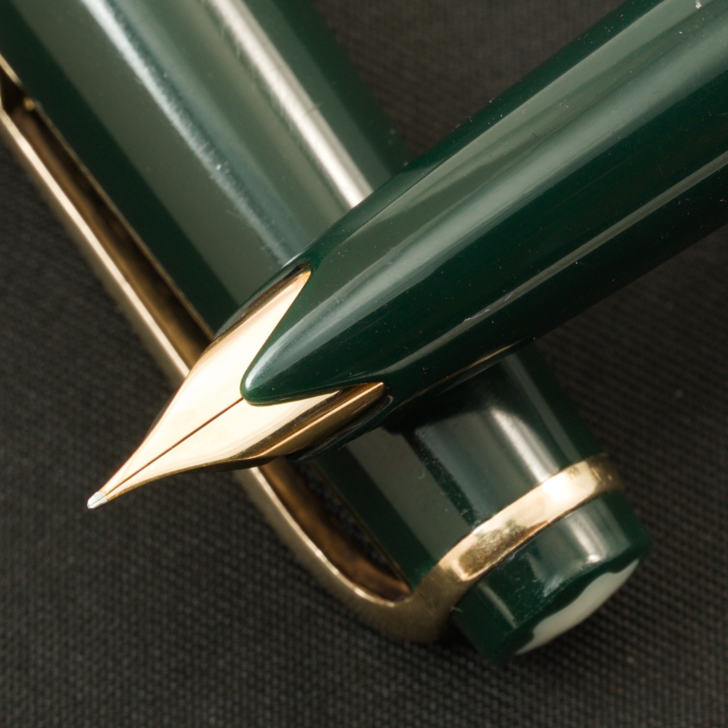 Authentic Vintage 1960s Montblanc 22 Rare Green 14C Wing Nib F No Crack Serviced