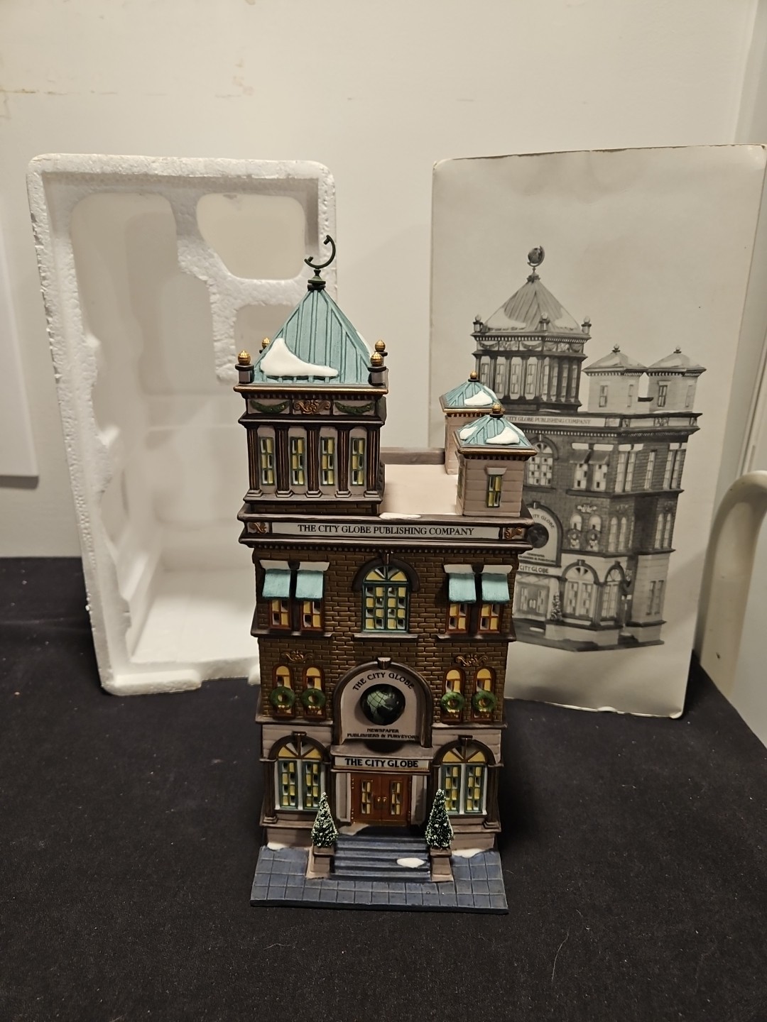 Department 56 Christmas In The City The City Globe with Box (No Light)