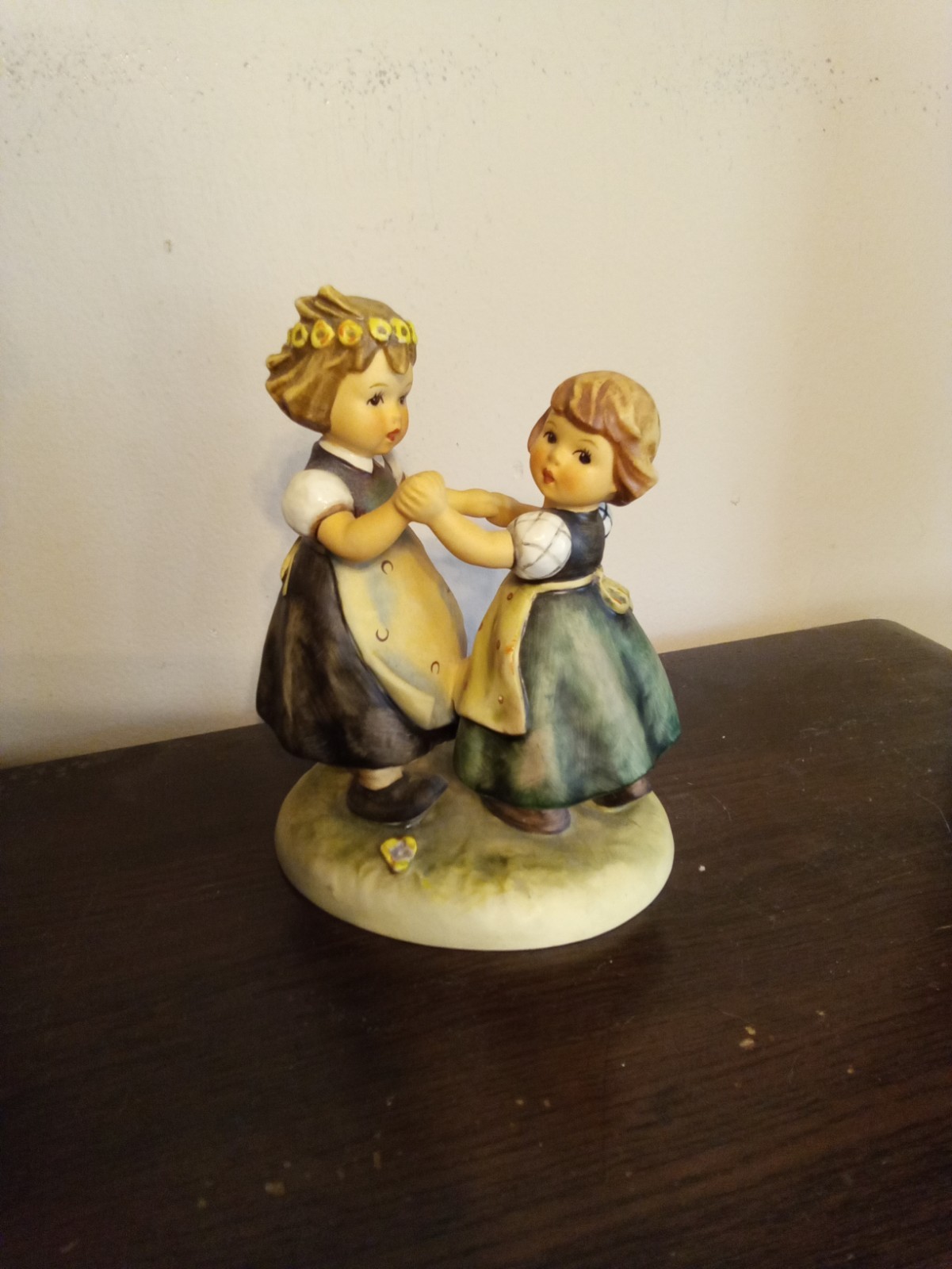 M I Hummel Goebel Multicolor Figurine #353/1 TMK4 Spring Dance 6.75\ M I Hummel Goebel Multicolor Figurine #353/1 TMK4 Spring Dance 6.75\