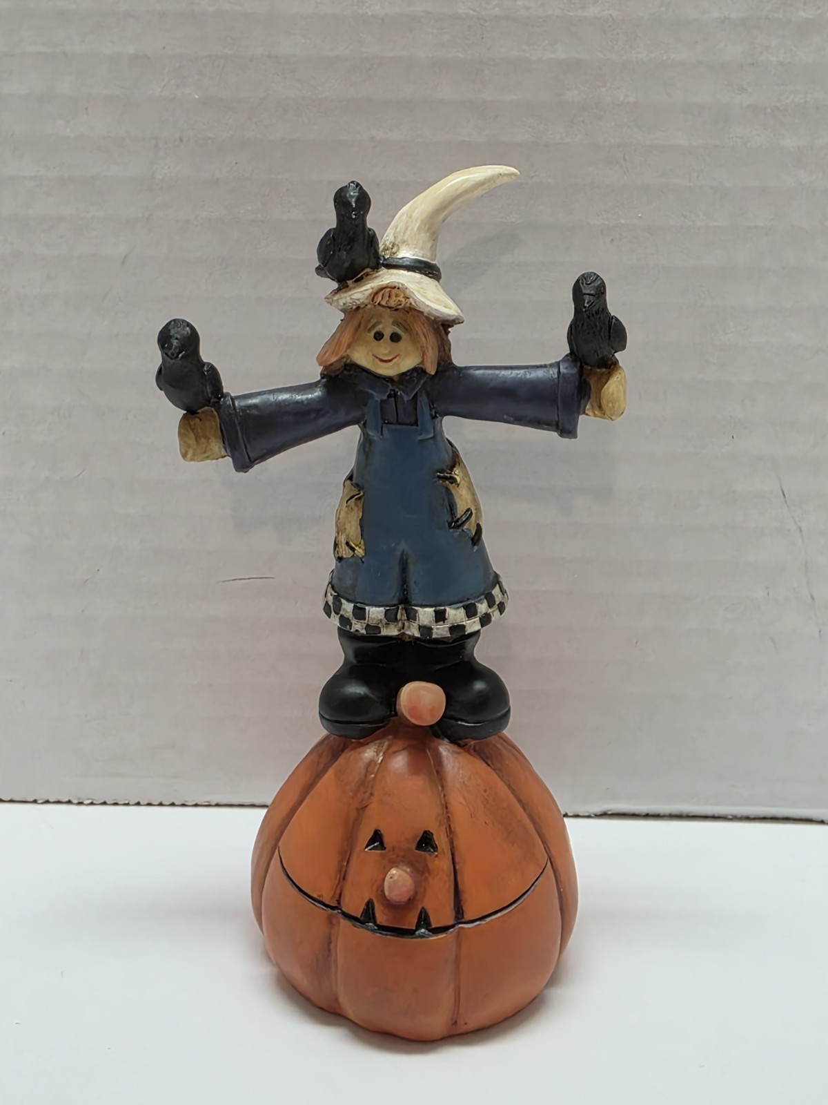Vintage Williraye Studio Halloween Scaring Up Fun Scarecrow Figurine