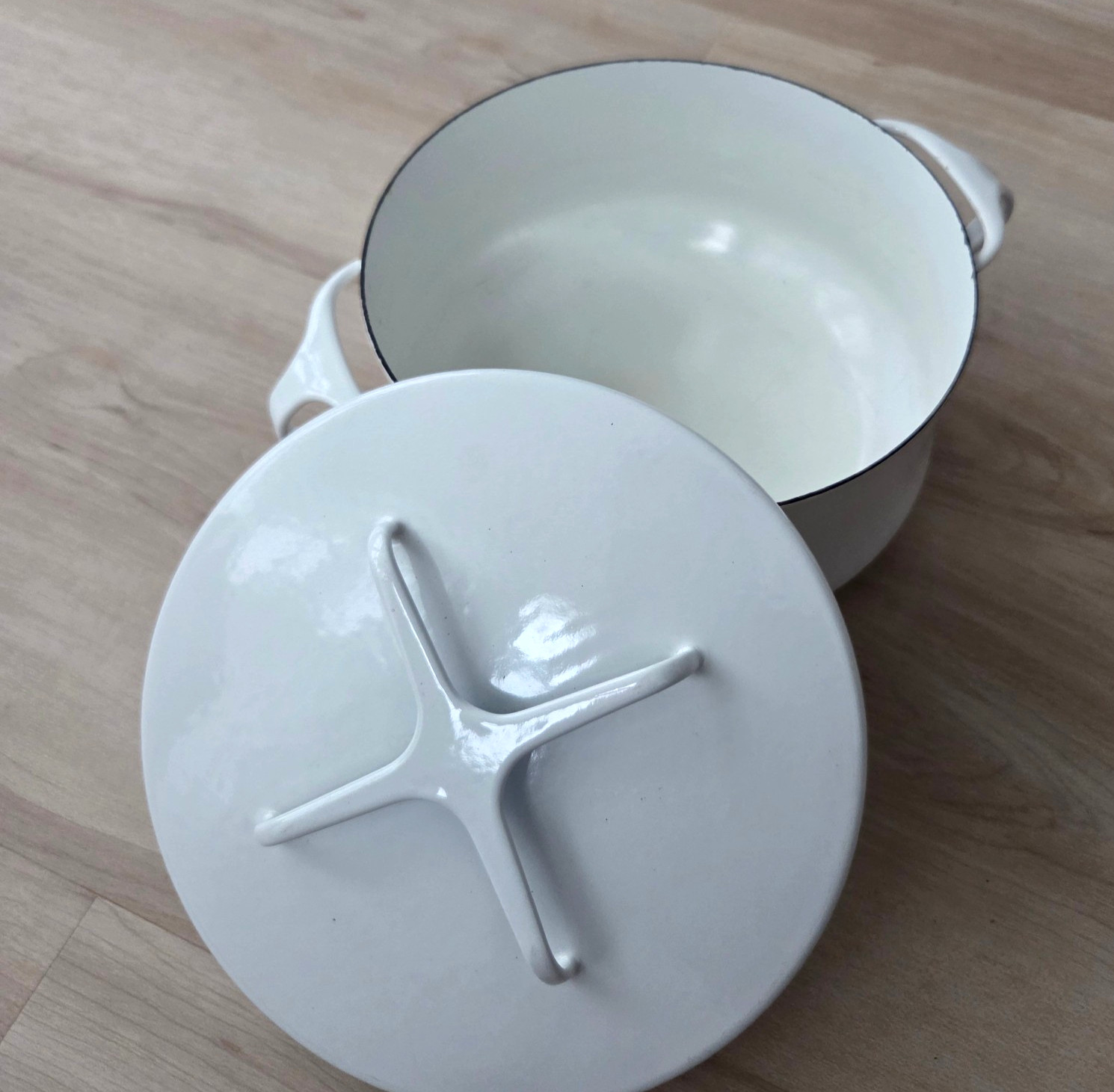 Vintage Dansk Kobenstyle White Enamel Pot Cross Shaped Lid/Trivet