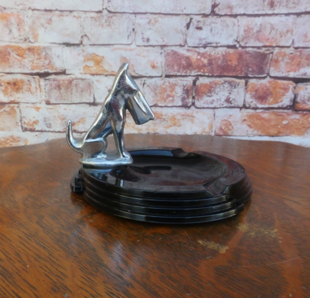 RARE 1920\'s Art Deco Black Glass Ashtray with Chrome Scottie Dog 4.5\