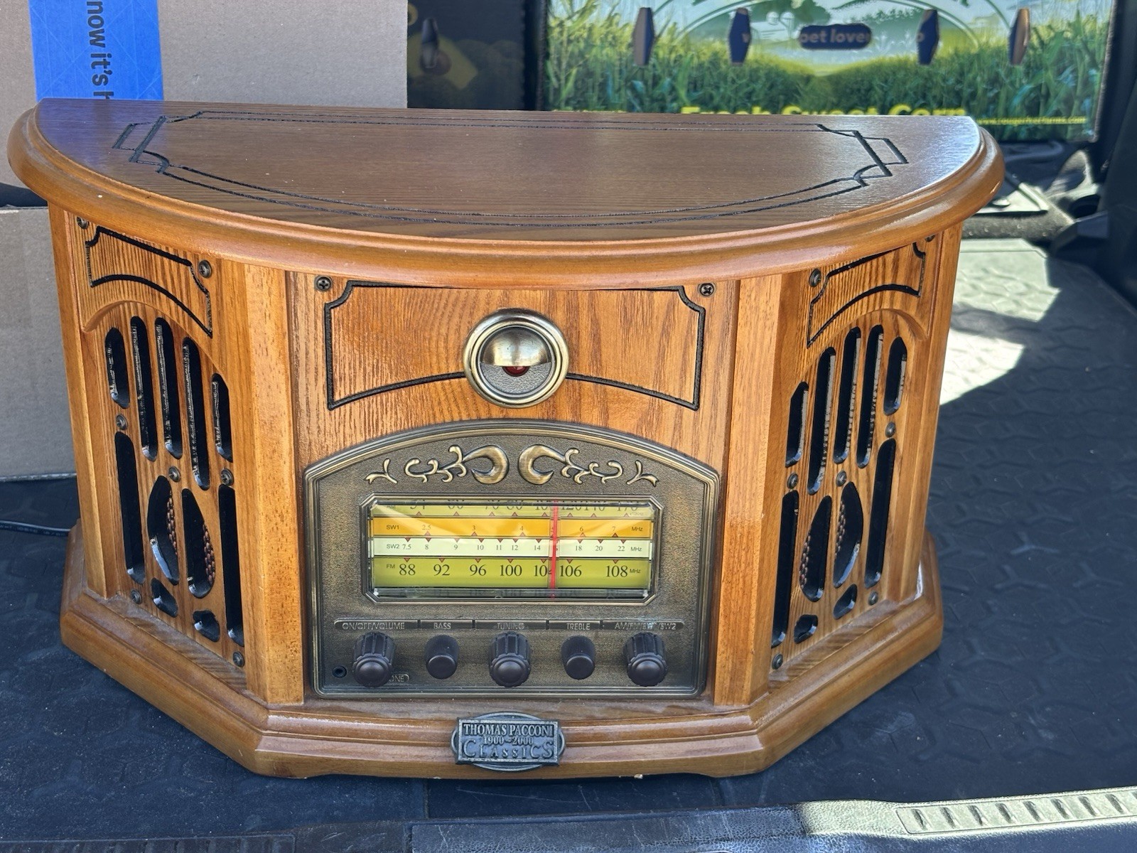Thomas Pacconi Classics Millennium Series Wood Tabletop Radio TPC-MSE-200 Manual