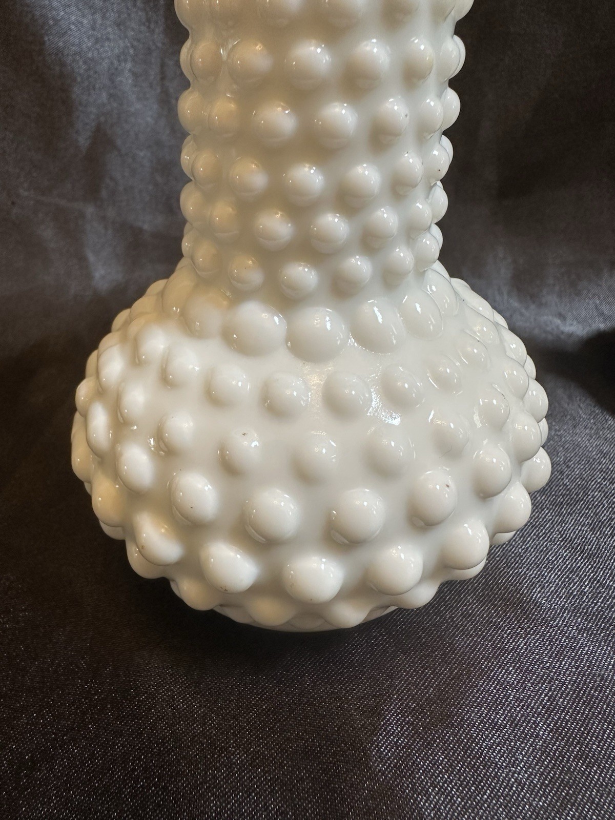 Vintage E.O. Brody M-2900 White Milk Glass Hobnail Bud Vase 7.75” USA