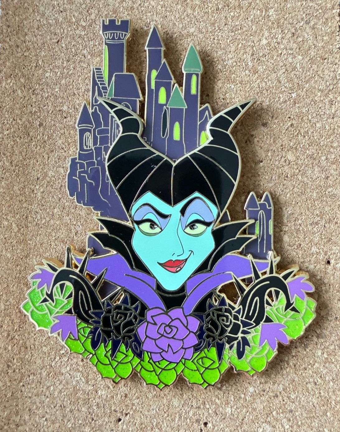Disney693 Smirking Maleficent with Castle Jumbo (4\
