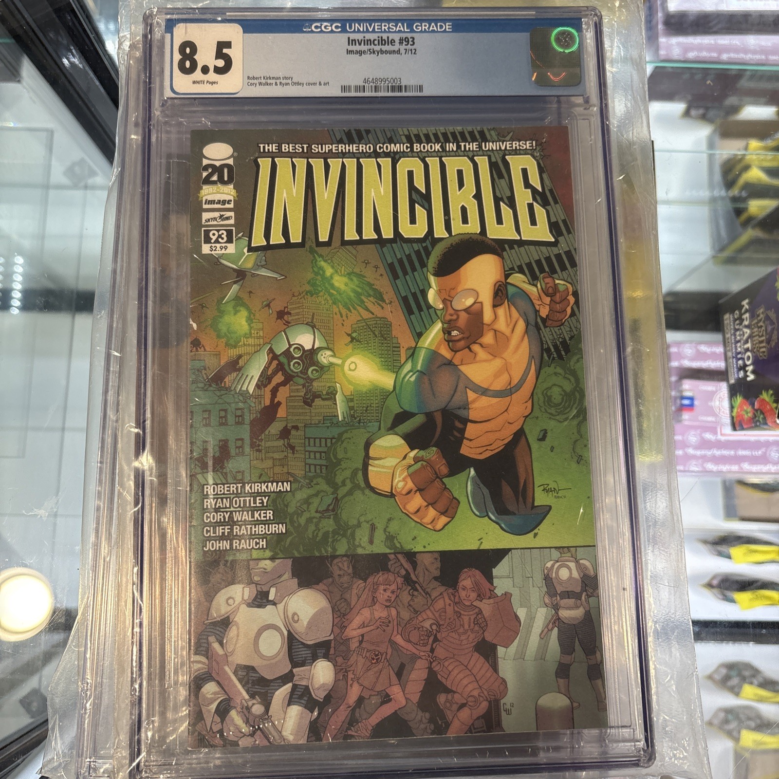 Invincible #93 - 7/12 - CGC 8.5 Invincible #93 - 7/12 - CGC 8.5
