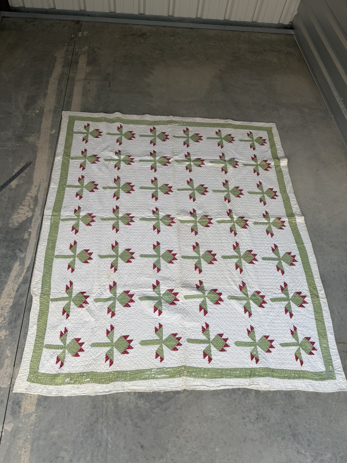 Vintage antique Red & Green Meadow Lily Antique Quilt floral blanket Vintage antique Red & Green Meadow Lily Antique Quilt floral blanket