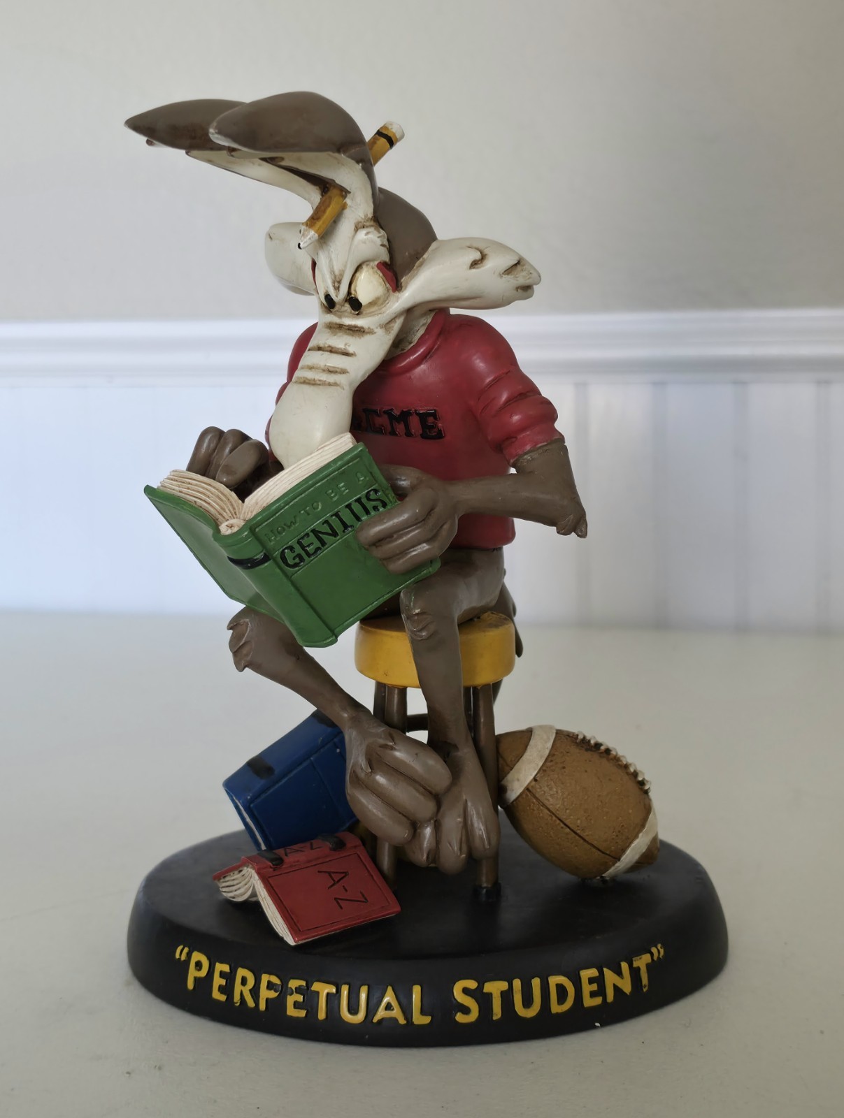 Warner Bros Studio Store Wile E Coyote 'Perpetual Student' Statue Looney Tunes Warner Bros Studio Store Wile E Coyote 'Perpetual Student' Statue Looney Tunes