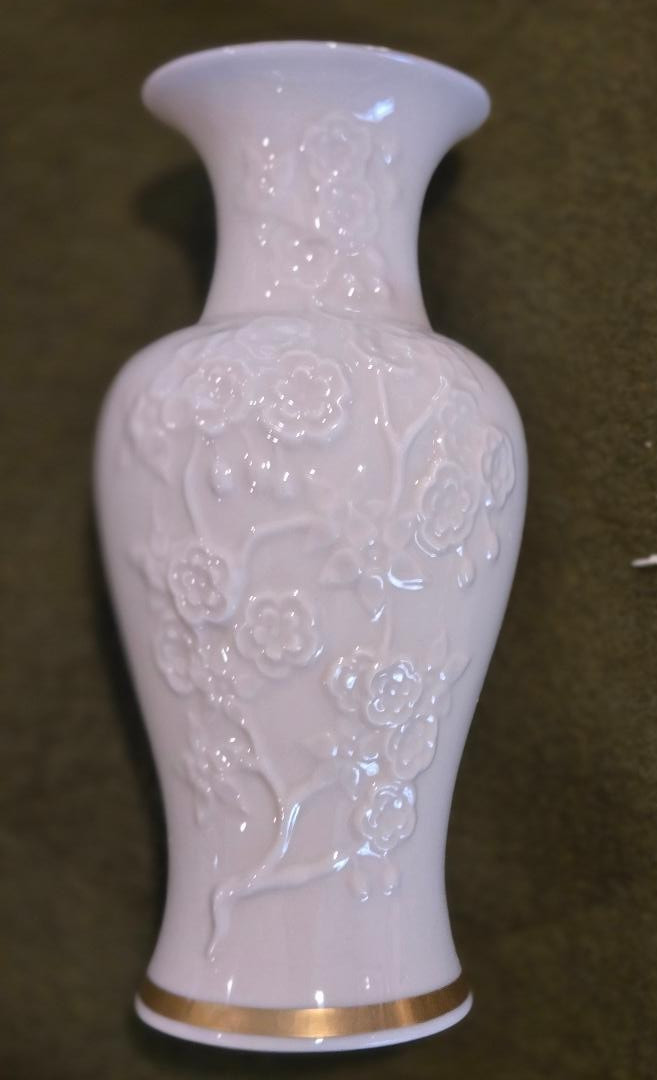 Lenox Ming Cherry Blossom Vase Collection Embossed With 24k Trim 6.25” 