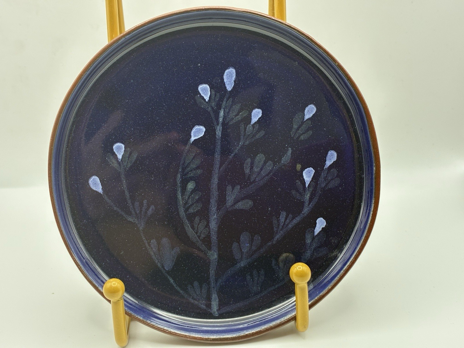 Wellfleet Pottery Blue Floral Round Art Pottery Plate / Trinket Dish MPN 07229
