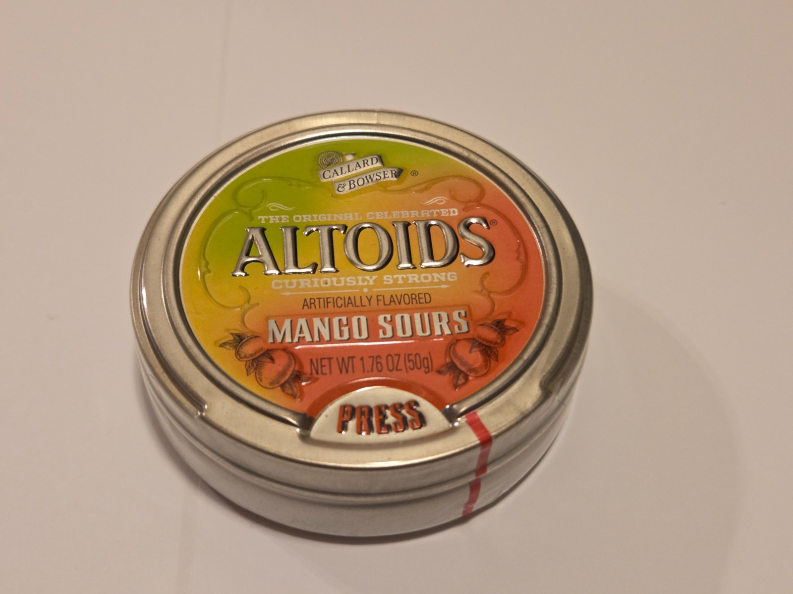 1X NEW SEALED UNOPENED Altoids Mango Sours Candy in Metal Tin NOT RETRO REMAKE 2