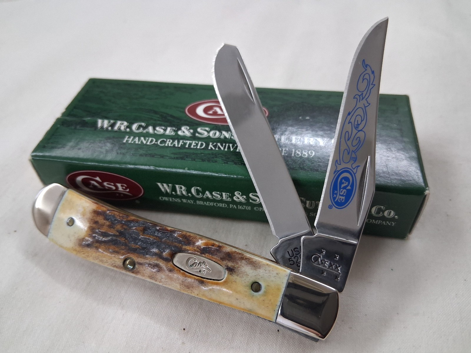 MINT NIB 2006 Case XX 5207 Stag Mini Trapper Blue Scroll Sp. Ed. Pocketknife