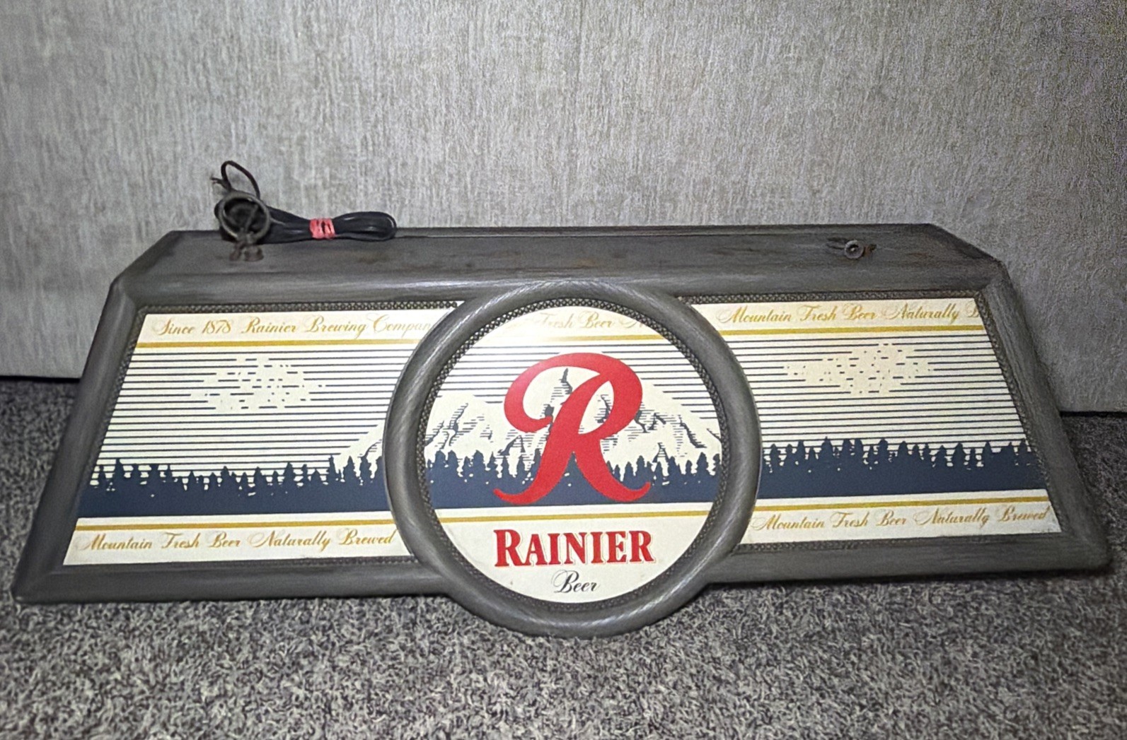 VTG 1980’s 40” RAINIER Beer Pool/Billiards Table Light NEEDS REPAIR WORK RARE VTG 1980’s 40” RAINIER Beer Pool/Billiards Table Light NEEDS REPAIR WORK RARE