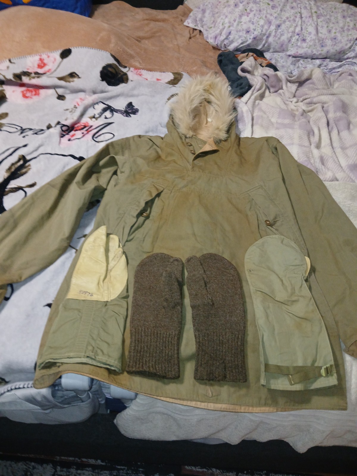 WW II US Uniforms, Reversible Ski Rare First Pattern Gloves Plus Named Medals
