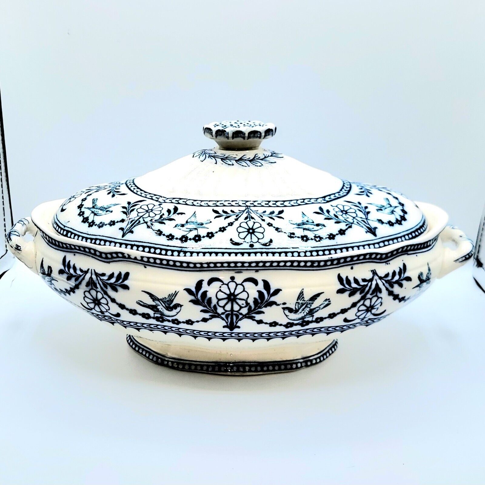 Antique Wedgwood Covered Serving Dish Rafael Etruria England Blue White C 1880s
