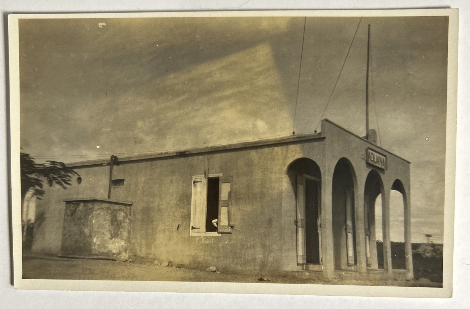 1920c AZO RPPC Mexico, American customs border station Aduana unknown location