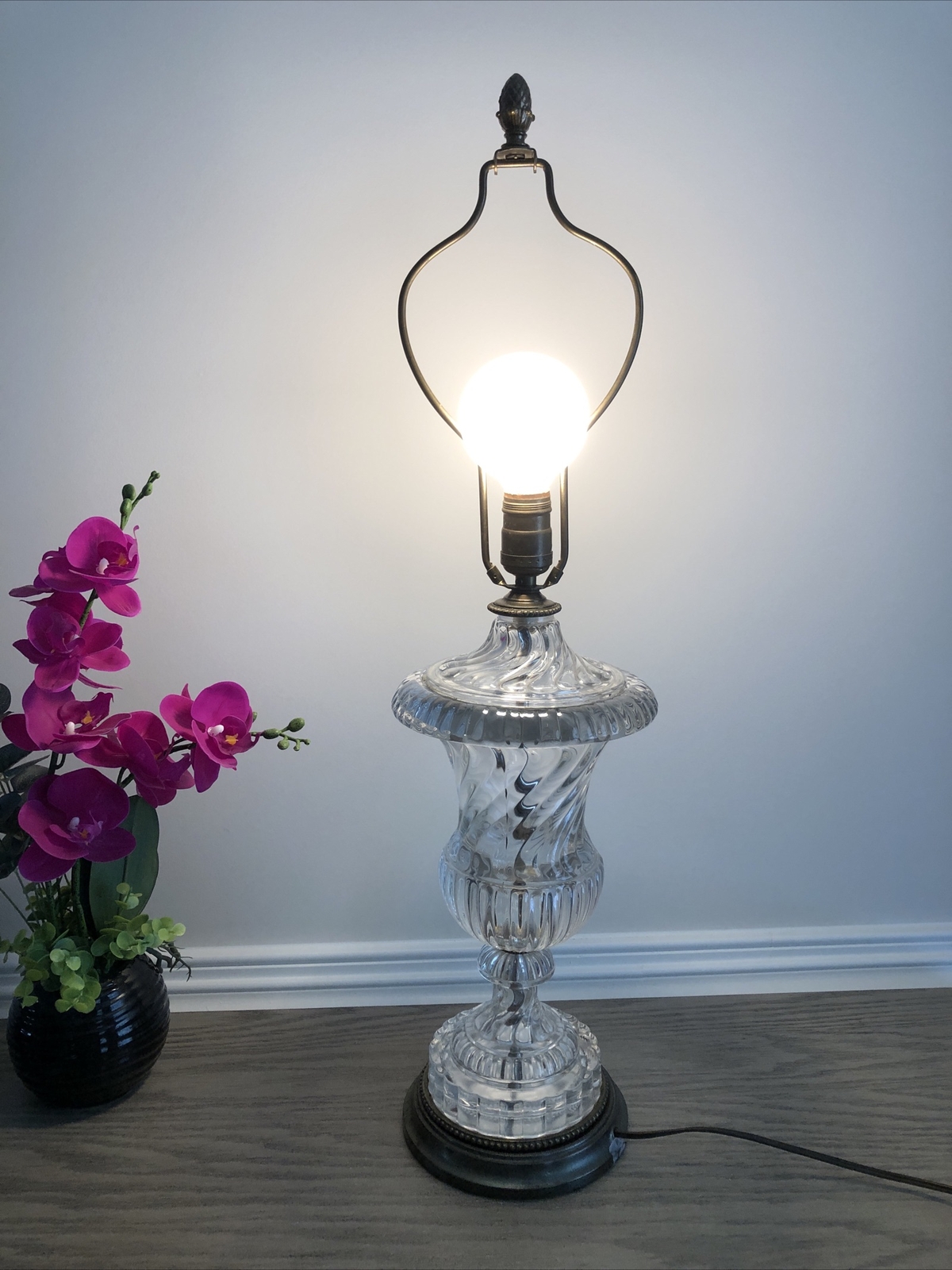 Baccarat Style Table Lamp Glass Crystal Swirl MCM Acorn Brass Retro No Shade