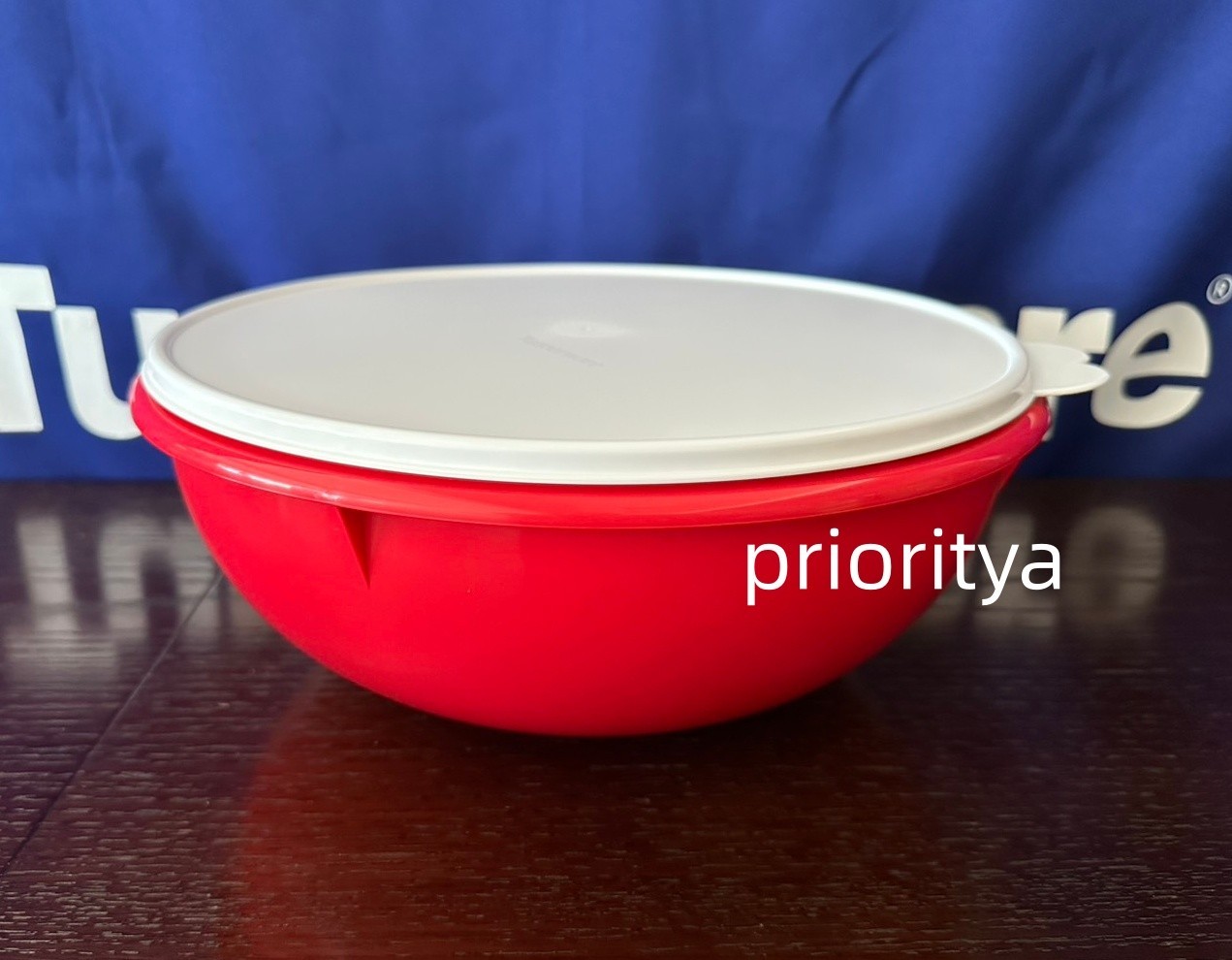 Tupperware 26 cup / 6.2 L Classic Large Fix N Mix Bowl Red Bowl w/ White Lid New
