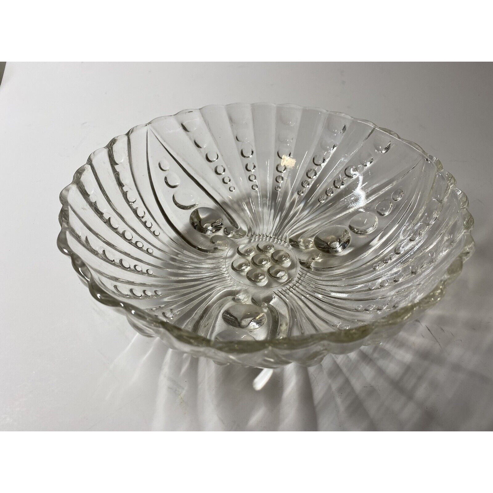 Vintage Clear Glass Footed Serving Bowl Anchor Hocking Oyster Pearl Bubble 8.5\