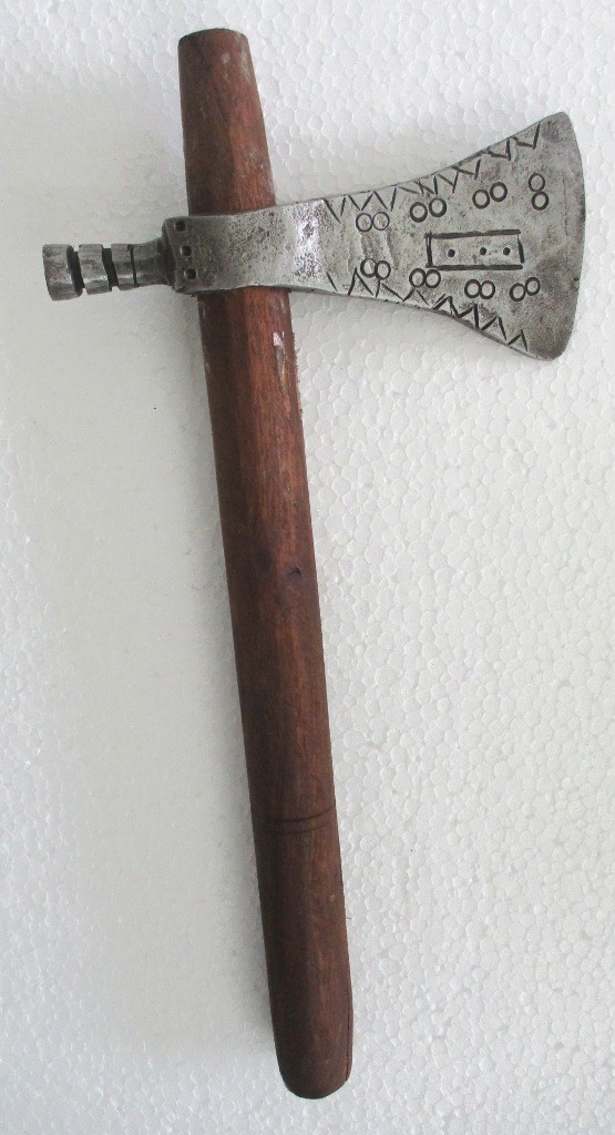 ANTIQUE AXE FINE ENGRAVING BOTH SIDES