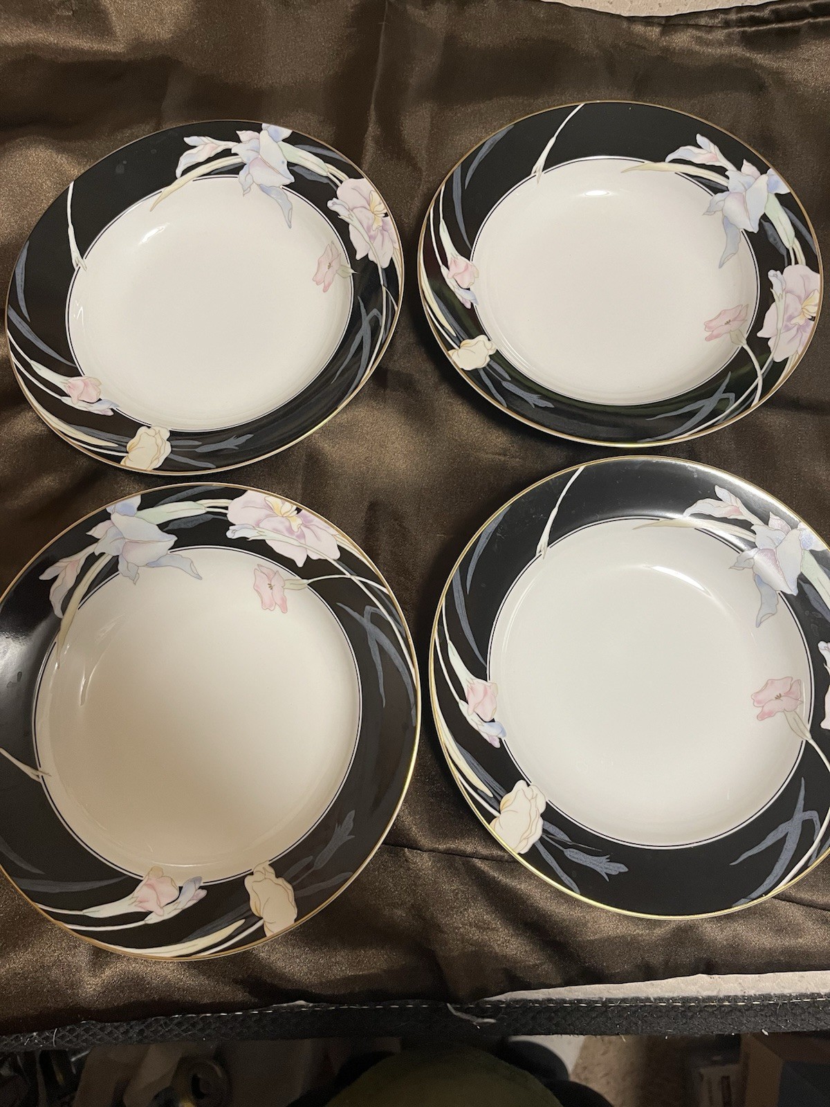 Set of 4 Mikasa Japan Charisma Black L9050 Rimmed Soup Bowls Fine China SUPERB