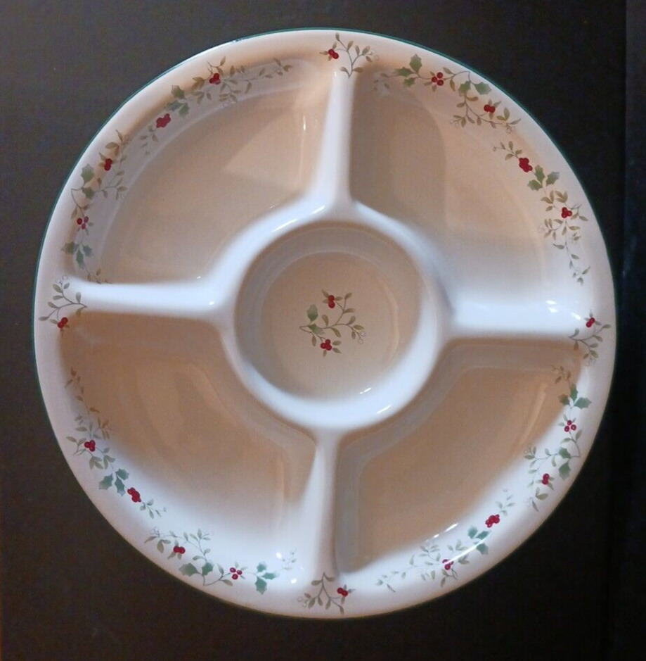 Pfaltzgraff Winterberry Round 5 Section Divided Platter Christmas Holiday Décor