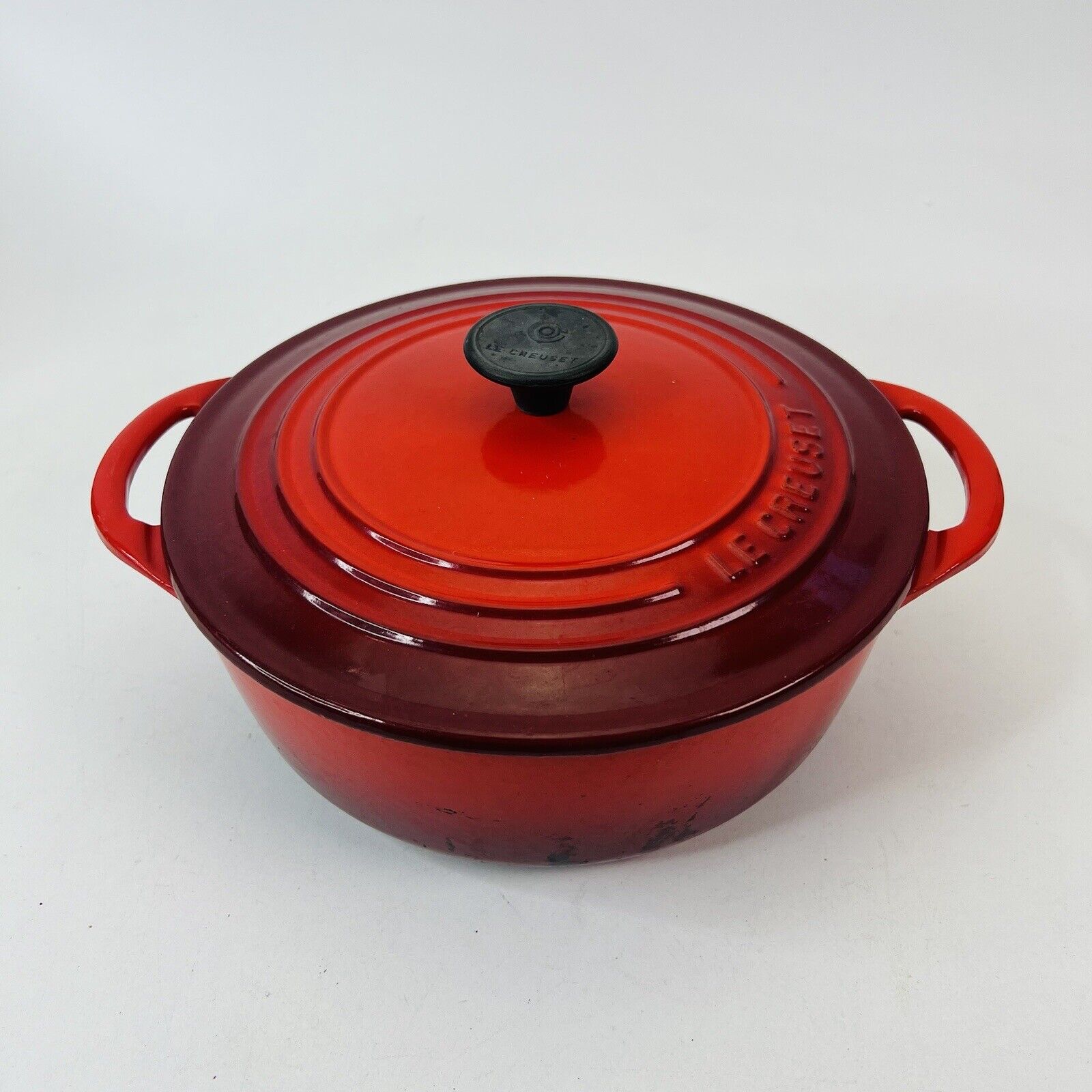 Le Creuset Cast Iron #22 Round Dutch Oven Red w/ Lid 3.5 Quart