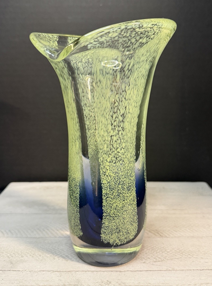 Purple/ Green speckled Teleflora Vintage Hand Blown Art Glass Vase 8\