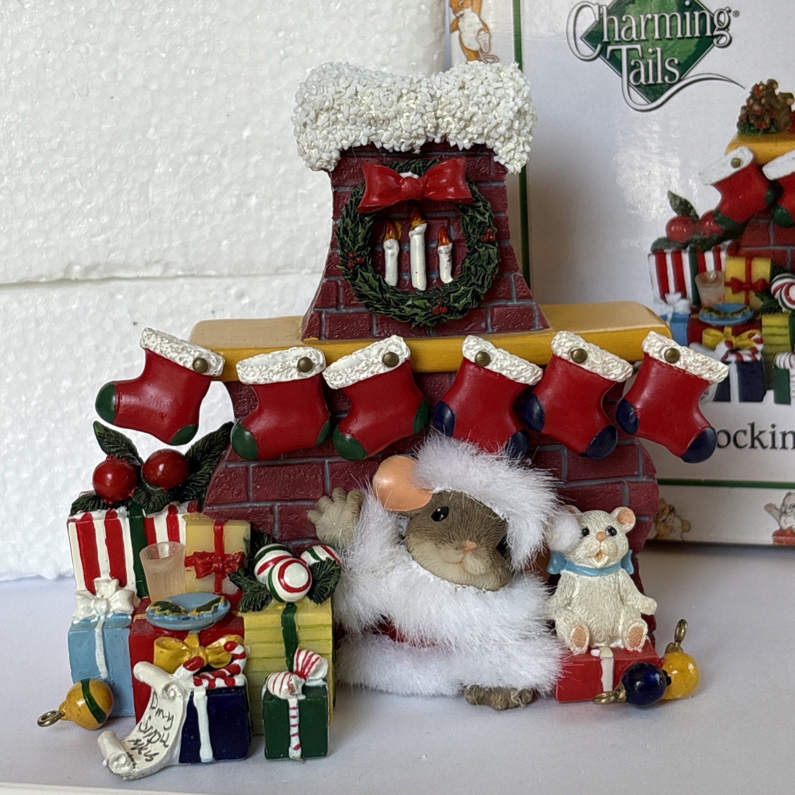 Charming Tails Stocking Up for Santa Mouse Christmas 87/171 Box F&F 2007 Signed