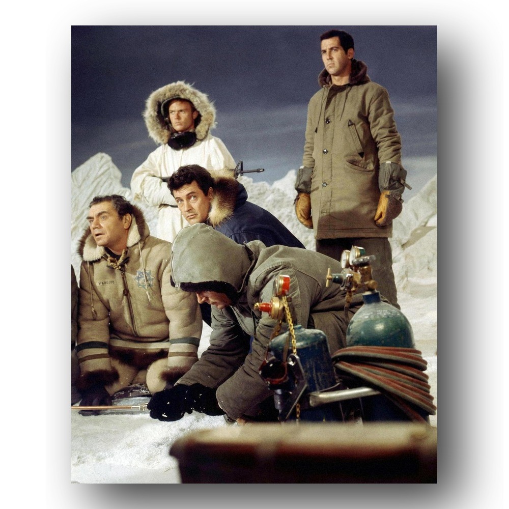 Ernest Borgnine, Rock Hudson Photo 8x10 Ice Station Zebra 1968 Movie Publicity