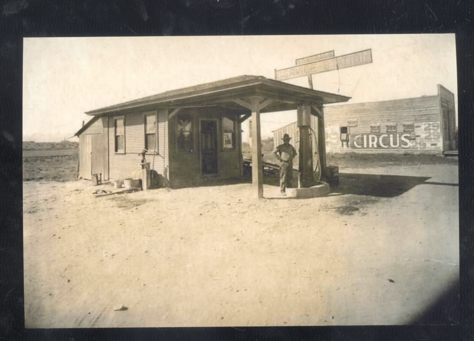 REAL PHOTO HOMEDALE IDAHO SERVICE GAS STATION CIRCUS ADV. POSTCARD COPY