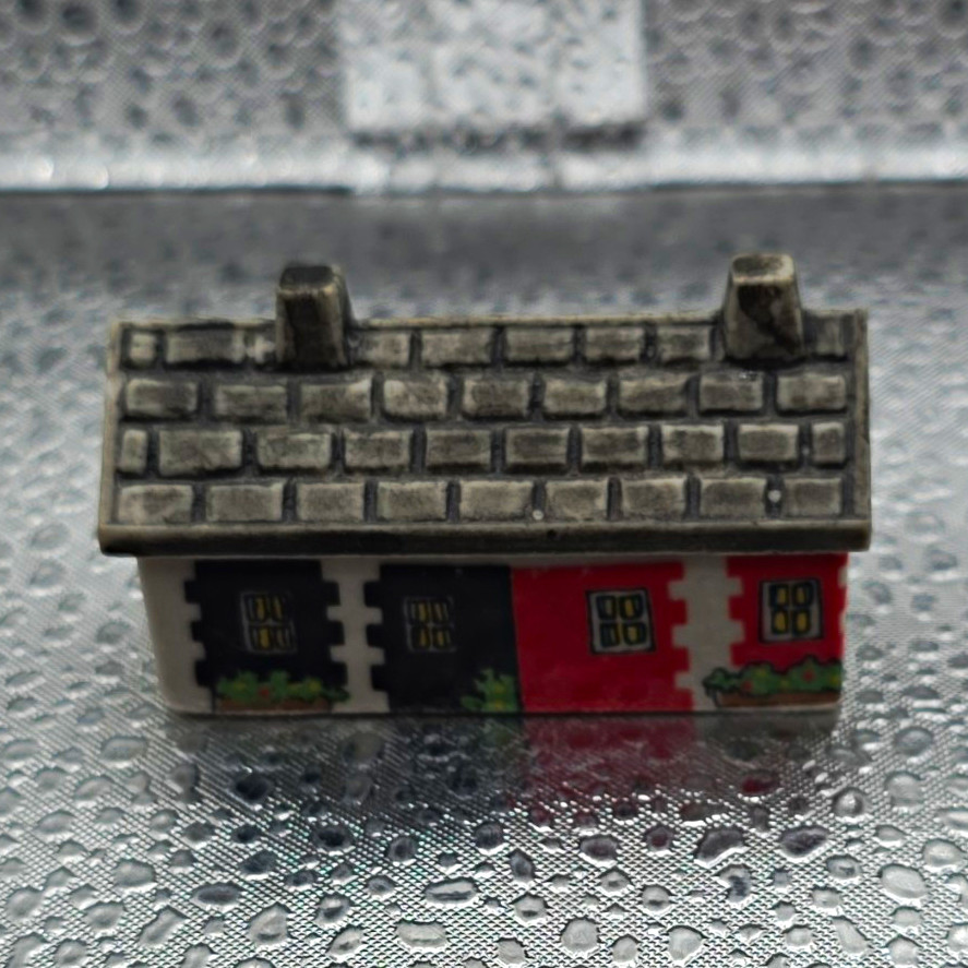 Wade Ireland Mini Collectible Village House Ceramic Figurine 3D Effect 1970s
