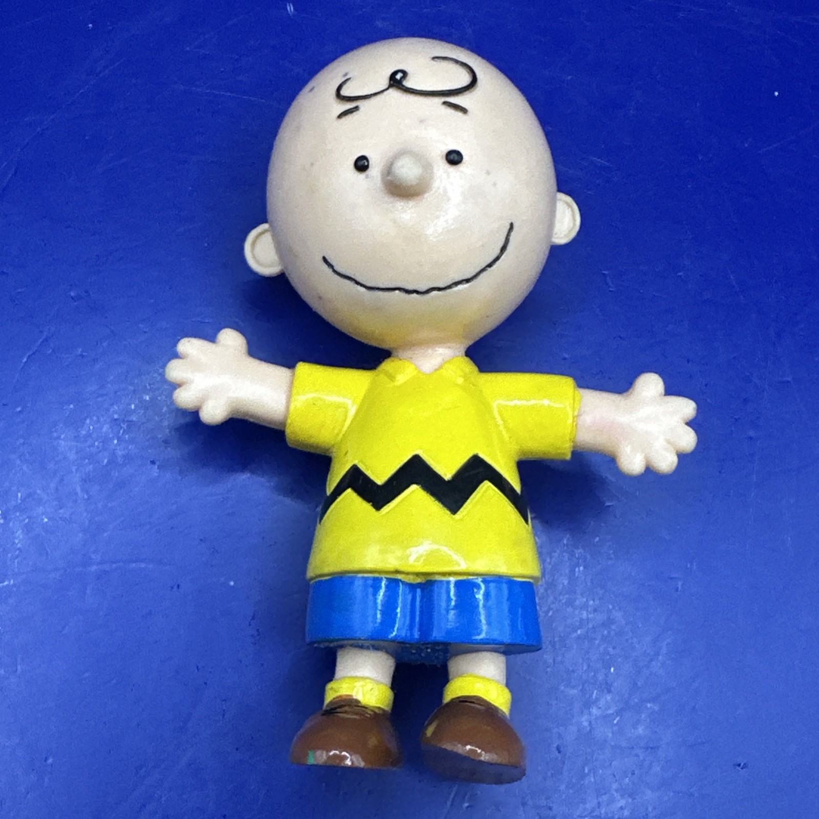 Vtg 4” Charles Schultz Vinyl Peanuts Charlie Brown Looking Down 2 Arms Out UFS Vtg 4” Charles Schultz Vinyl Peanuts Charlie Brown Looking Down 2 Arms Out UFS