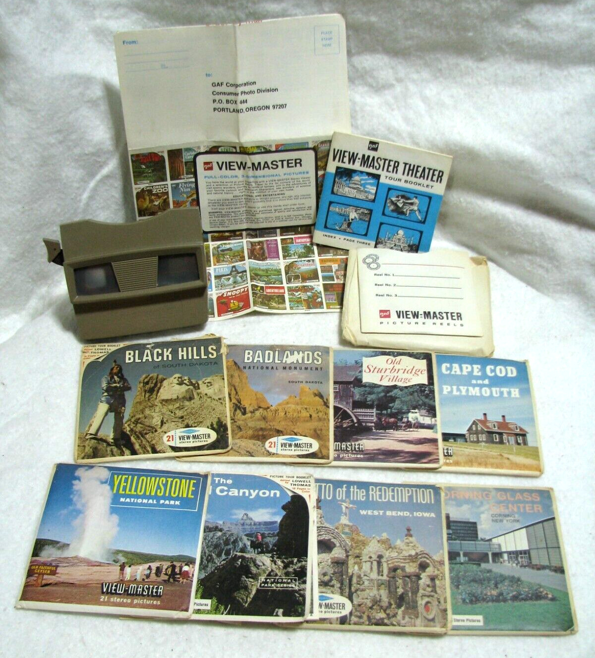 Vintage Sawyer\'s View Master Viewer with 36 Slides and holders