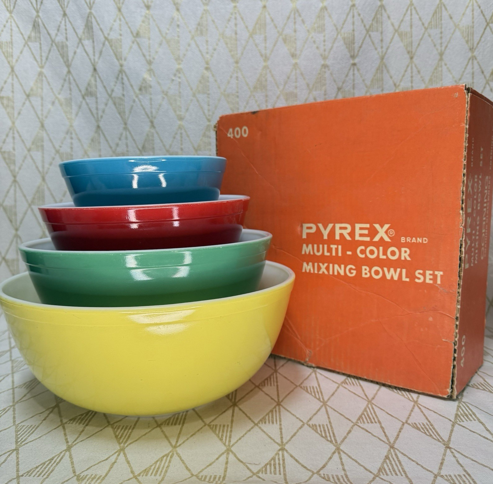 PYREX IN BOX 400 Primary Mixing Bowl Set 401 402 403 404 HTF Orange Box