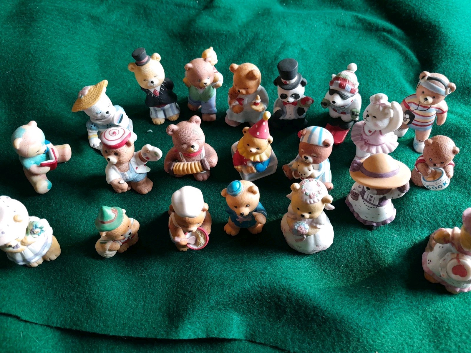 BC Bronson Collectibles Porcelain Bisque Bears Very Nice Condition Lot Of 21