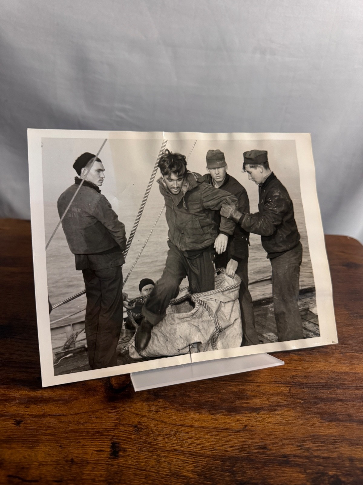 Original 1943 USS Borie Survivors WWII Press Photo Navy Battle Atlantic News