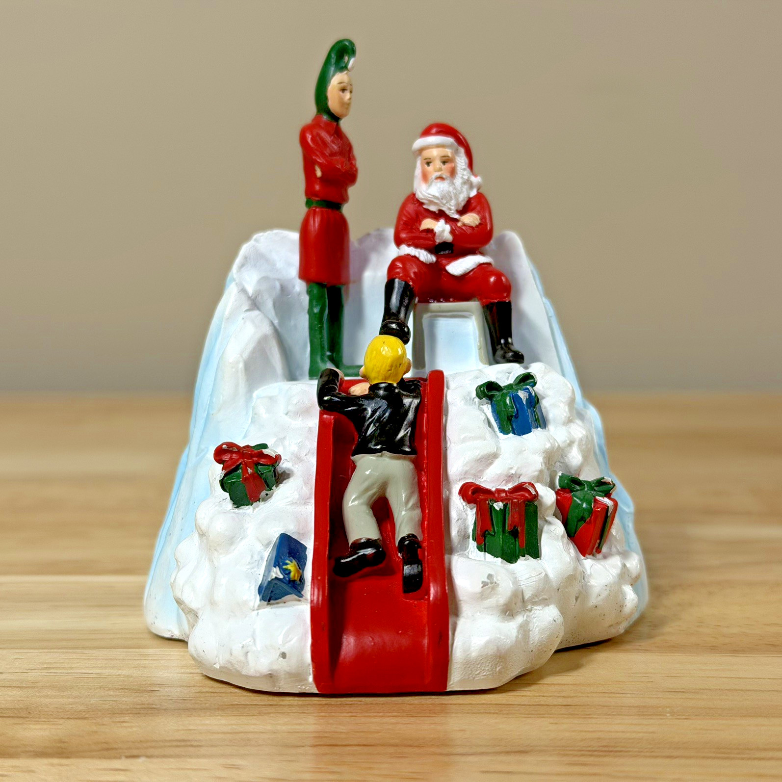 Neca - A Christmas Story Figurine Statue - Santa Slide - Damaged / Read