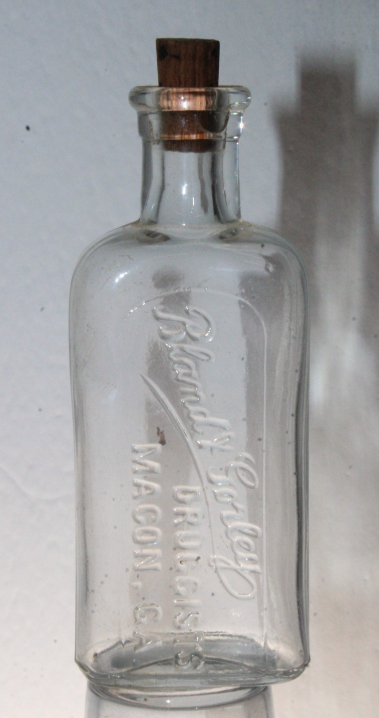 MACON GA  MEDICINE BOTTLE BLAND & GORLET   DRUGGISTS  4 1/4\'\' RARE