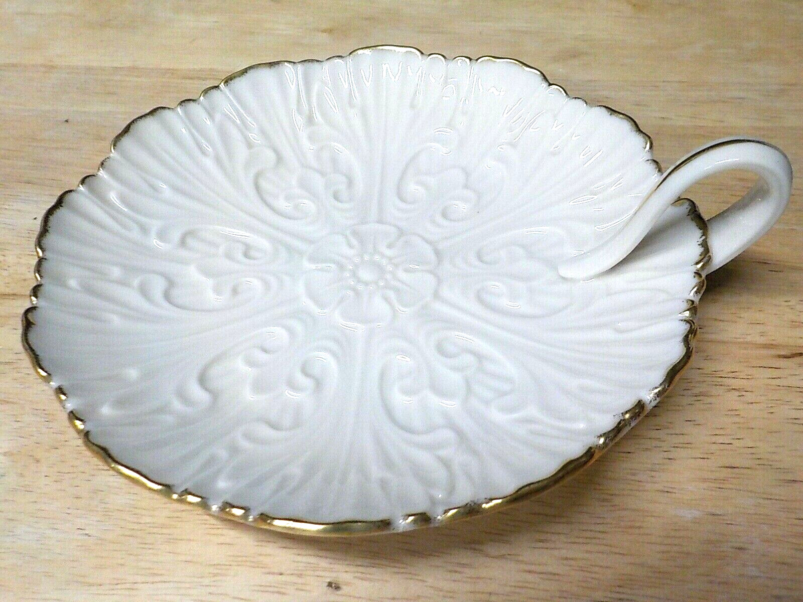 LENOX CANDLEWICK SERVER WITH ORIGINAL TAG  EXCELLENT PREOWNED CONDITION