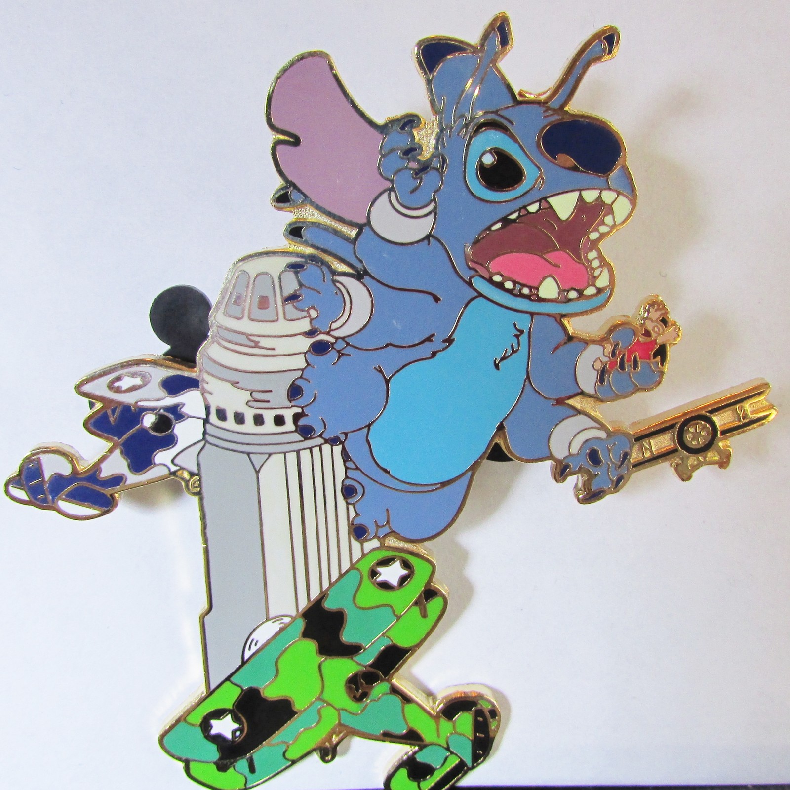 Disney Auctions Stitch as King Kong Jumbo LE 100 Pin