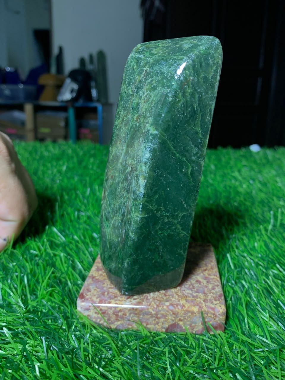 Nephrite Freeform high quality 502 grams polished piece from Afghanistan Nephrite Freeform high quality 502 grams polished piece from Afghanistan