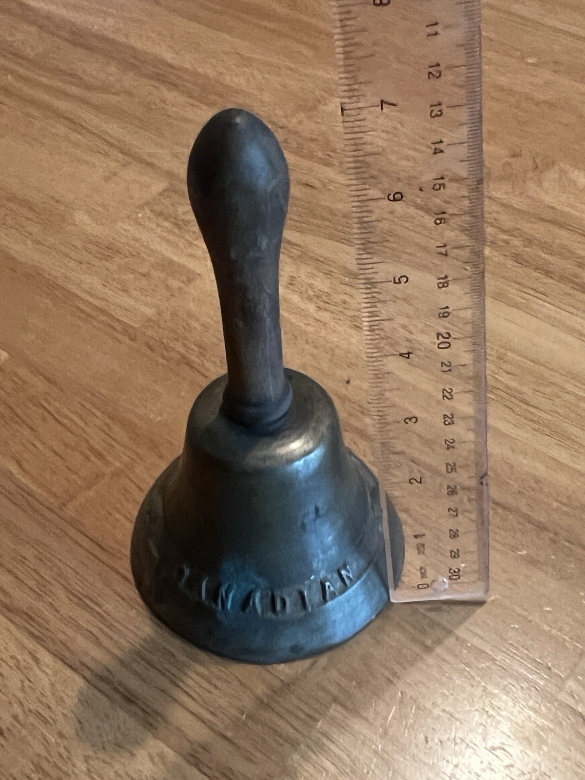 19TH CENTURY ANTIQUE HAND HELD CANADIAN BRASS BEAVER LOGO