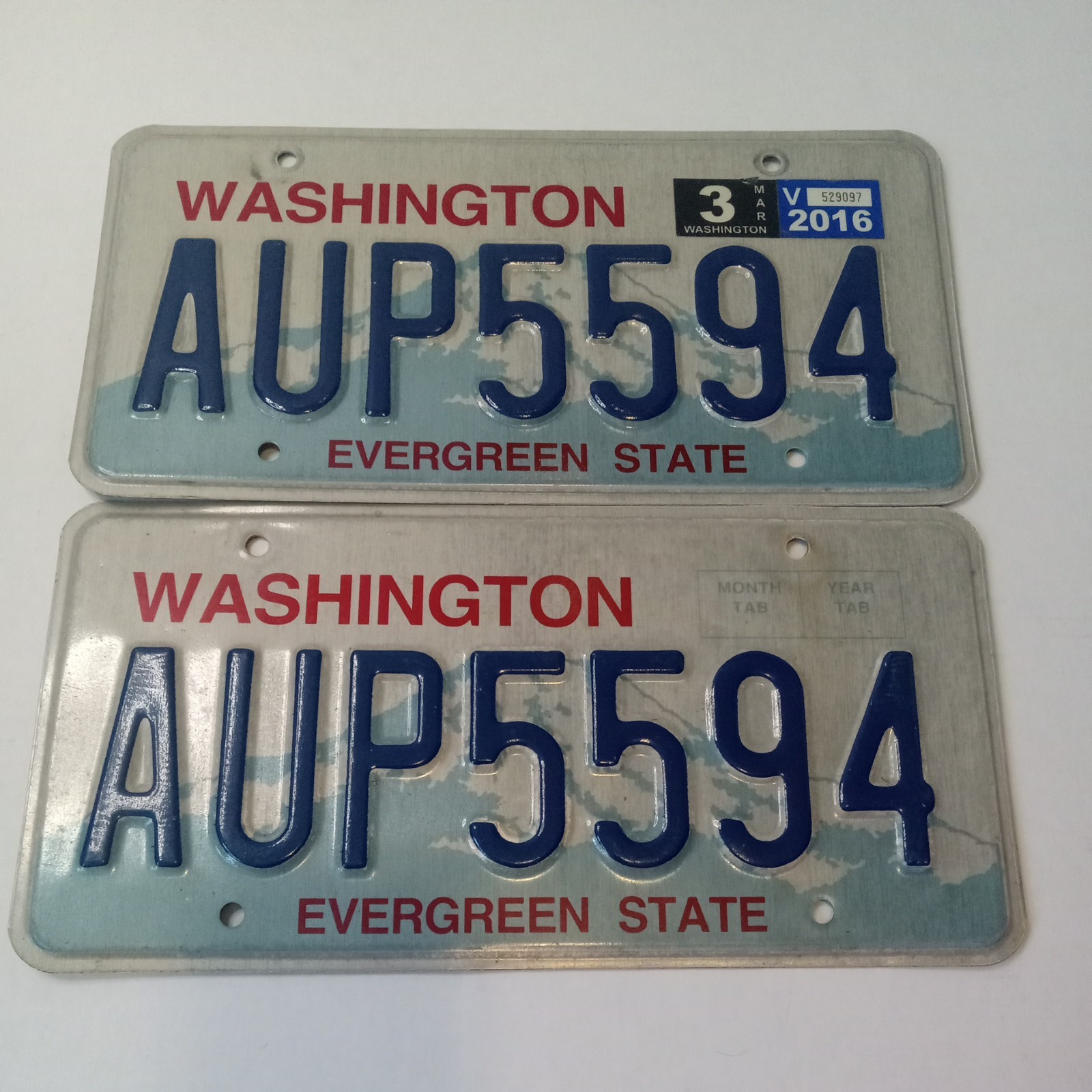 Washington License Plate Set Pair w March/2016 Stickers Mt. Rainier- AUP5594 Washington License Plate Set Pair w March/2016 Stickers Mt. Rainier- AUP5594
