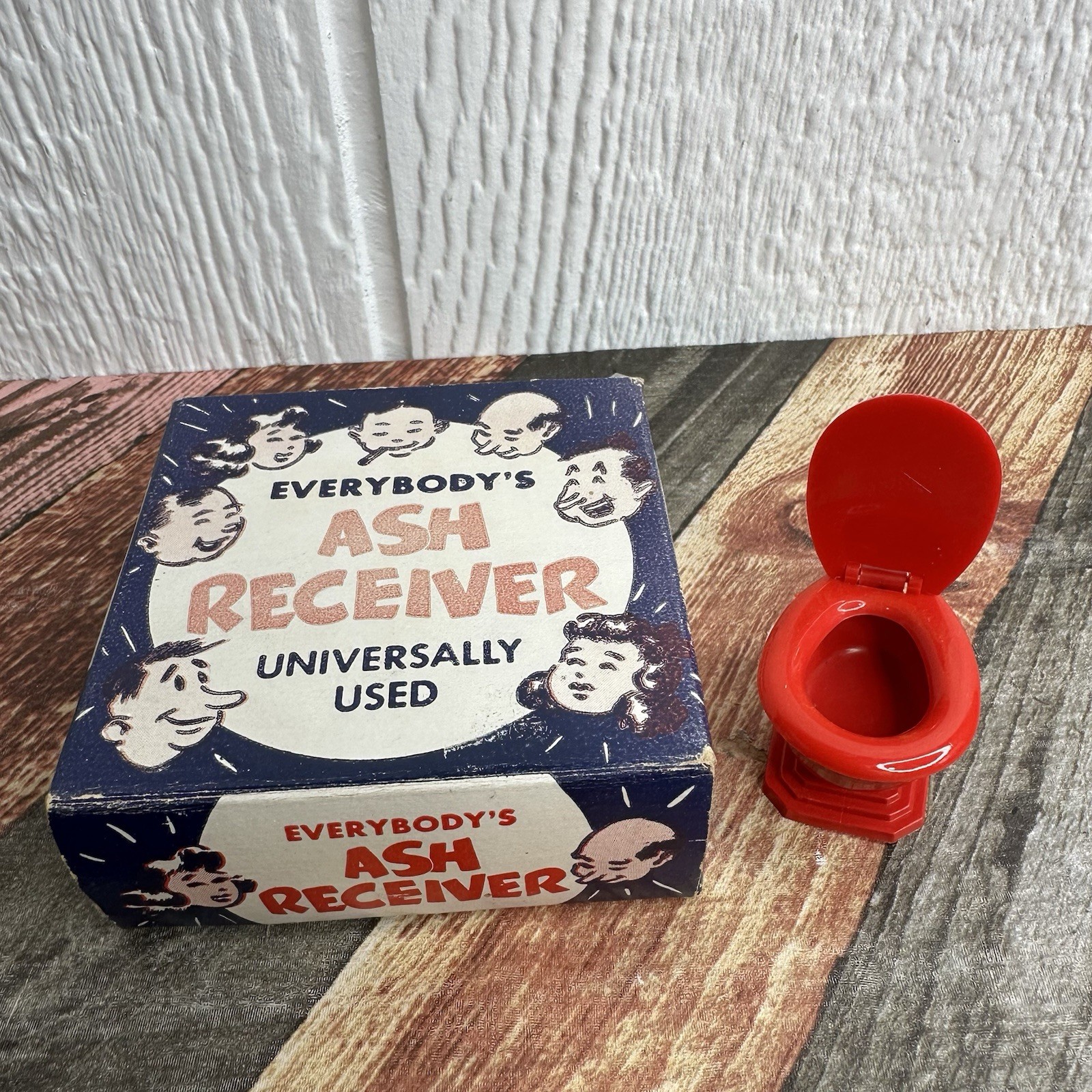 Original Box 1949 EVERYBODY\'S ASH RECEIVER Toilet Shape Souvenir Ashtray