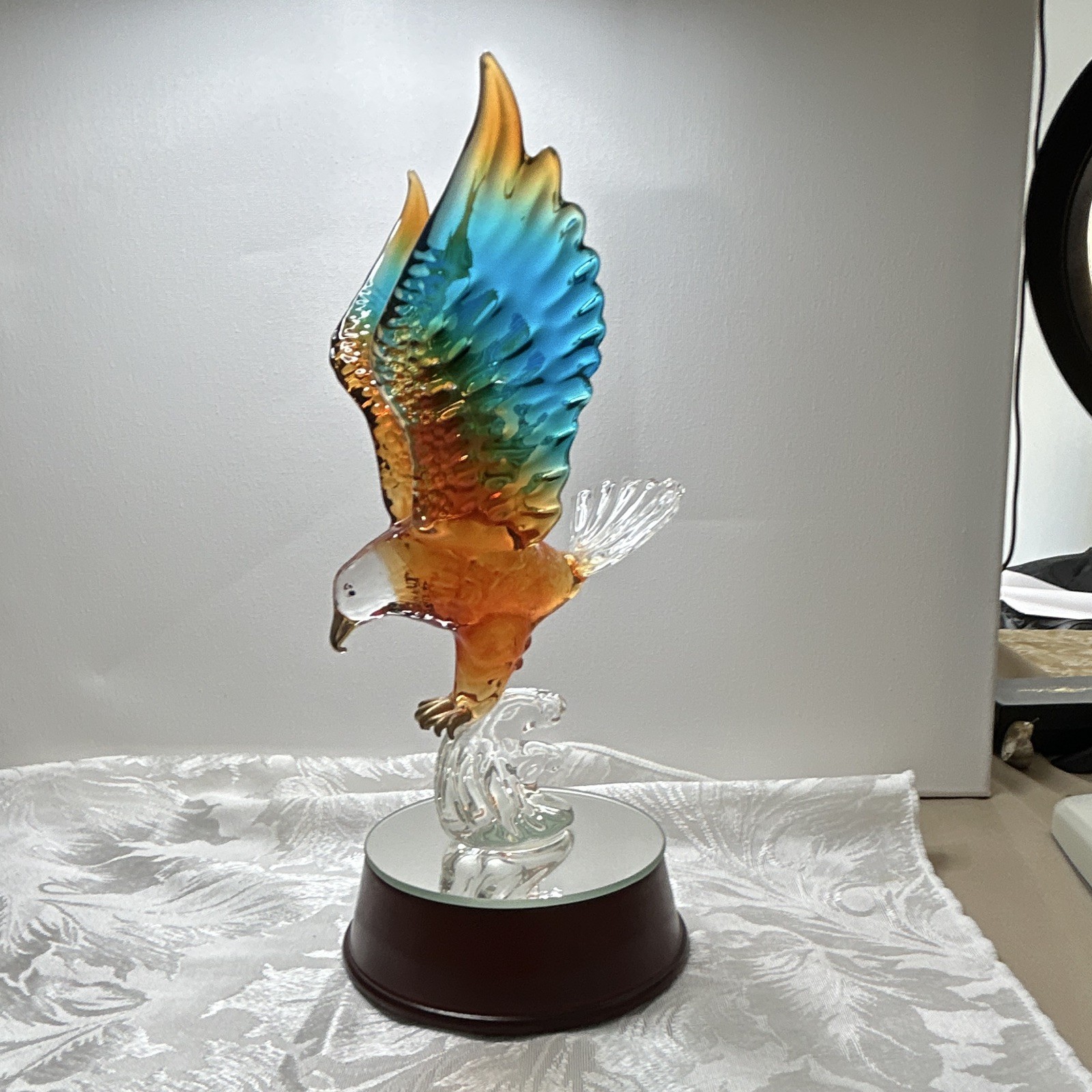 Bradford majestic wings ￼Illuminated Art Glass Eagle lights up #A0138