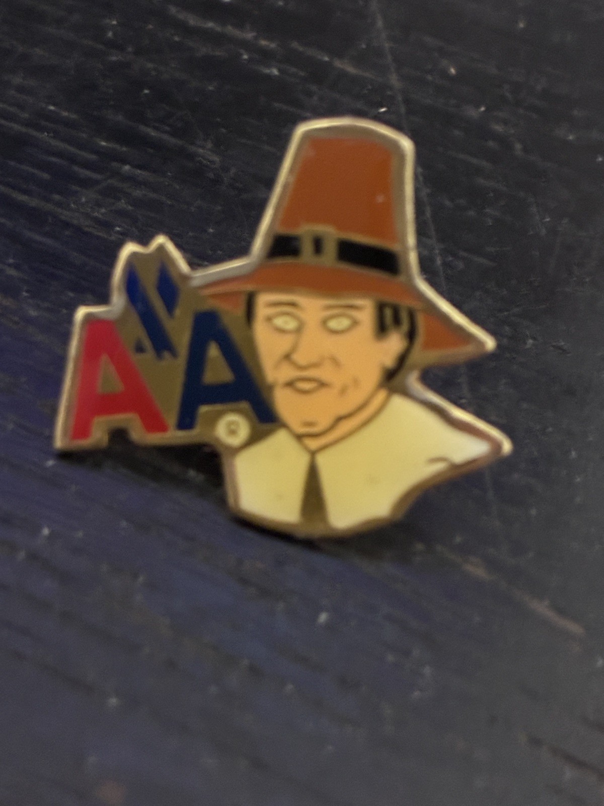 American Airlines Thanksgiving Pilgrim Puritan Lapel Pin